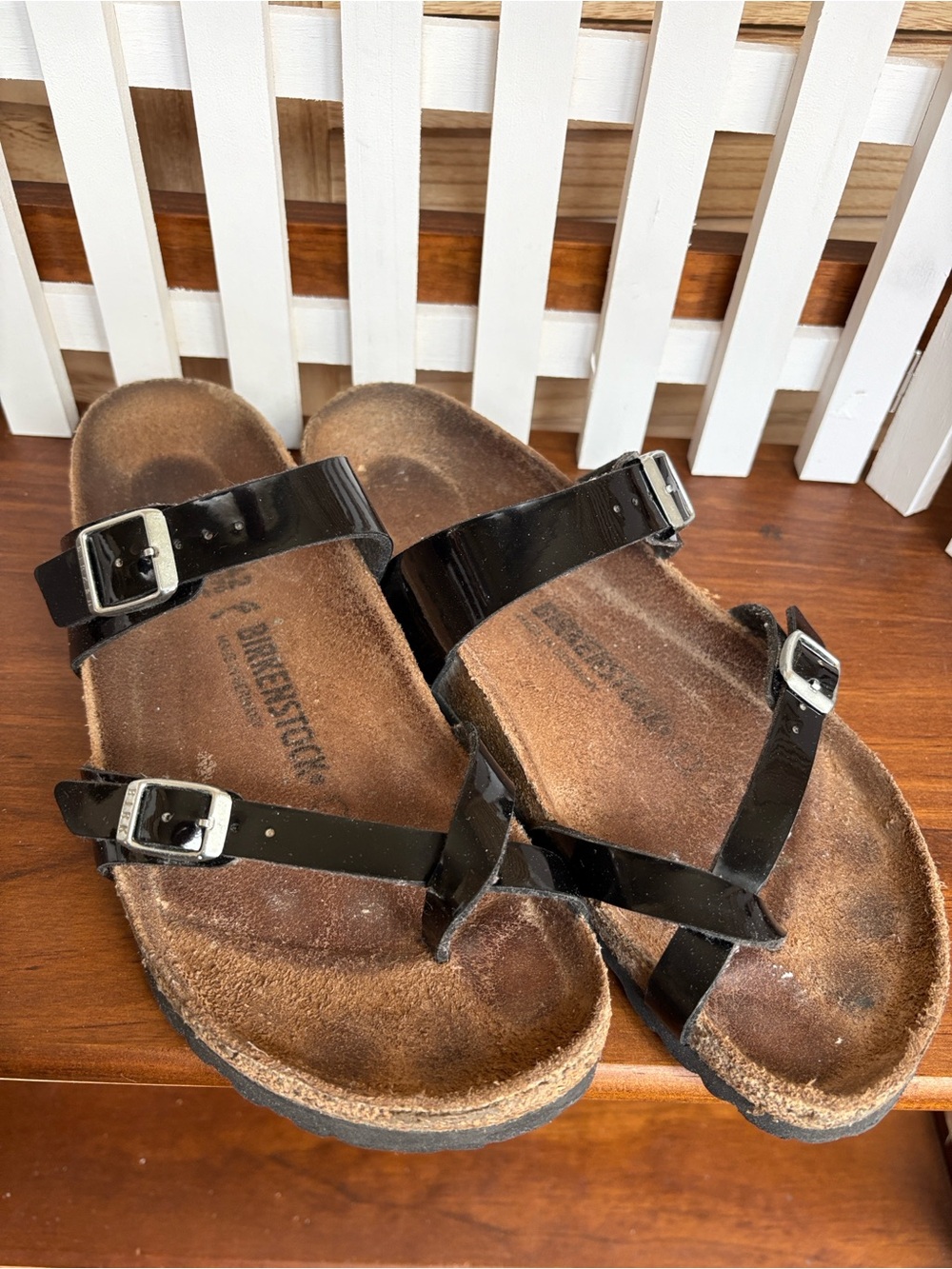 Birkenstock Mayari 42 Toe Loop Patent Black Sandals - Picture 3 of 13